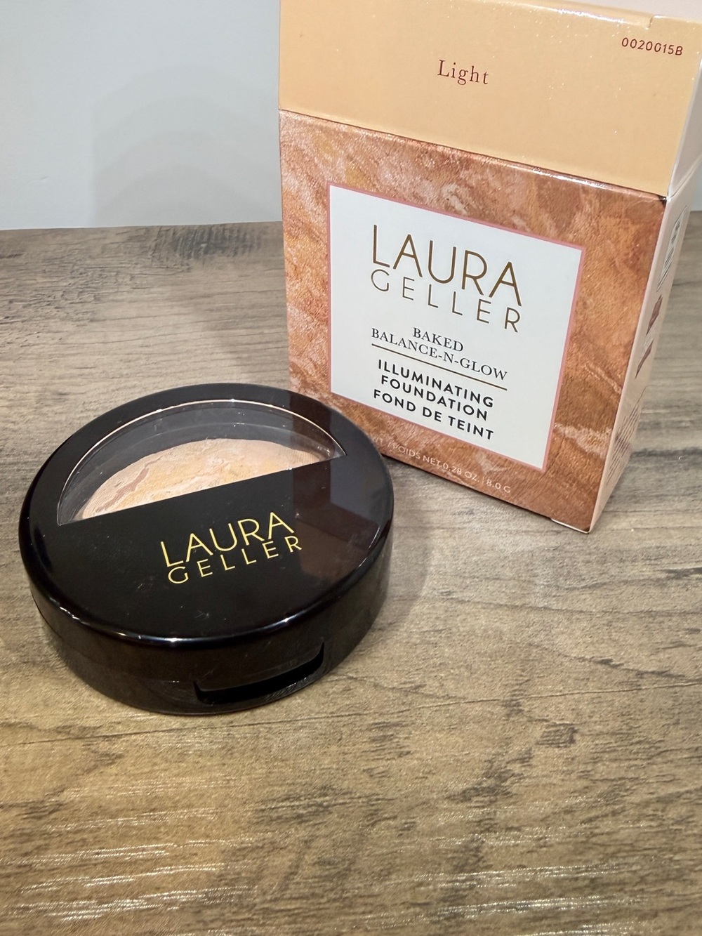 Laura Geller Baked Balance n Glow Illuminating Baked Foundation - Light
